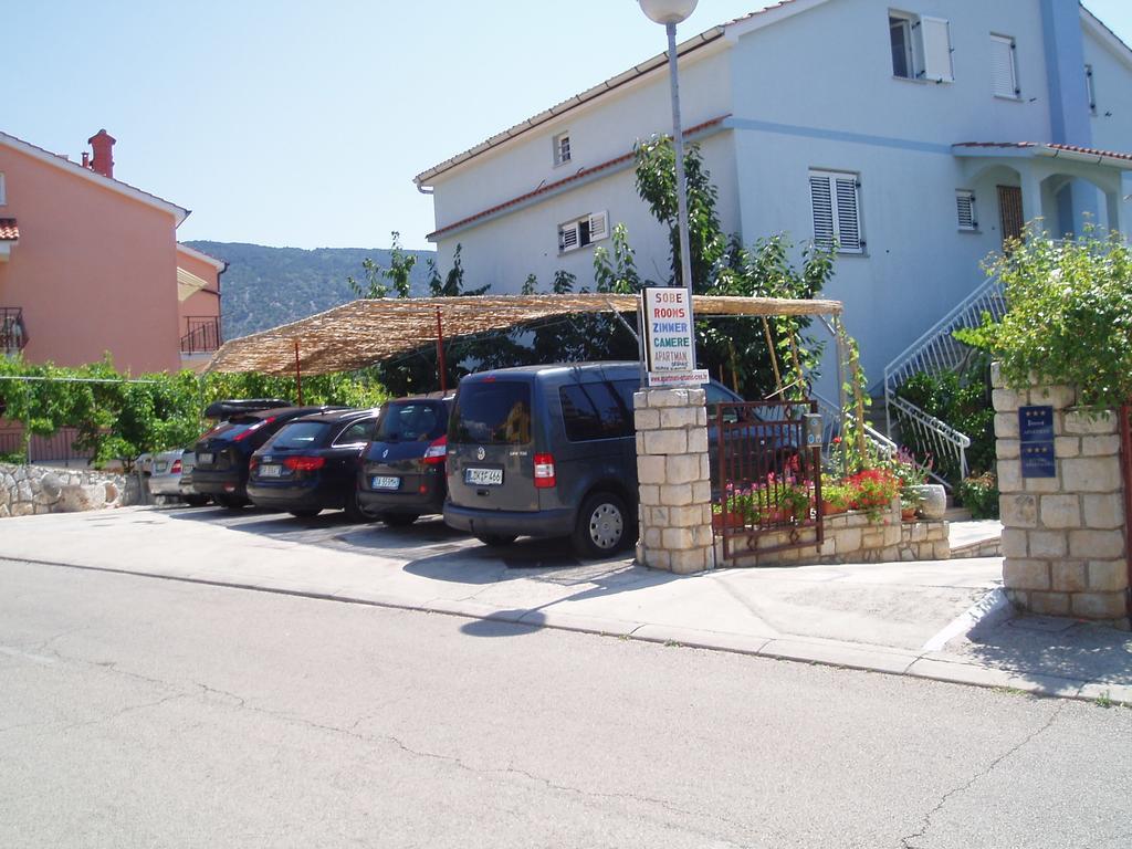 Apartment Orbanic Cres Bagian luar foto