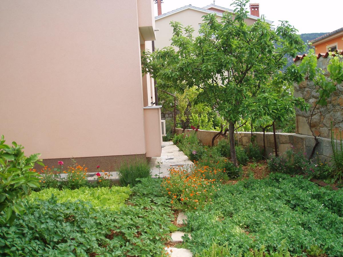 Apartment Orbanic Cres Bagian luar foto