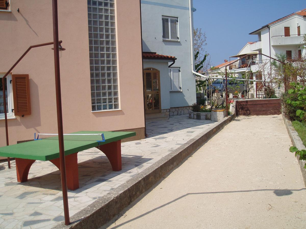 Apartment Orbanic Cres Bagian luar foto