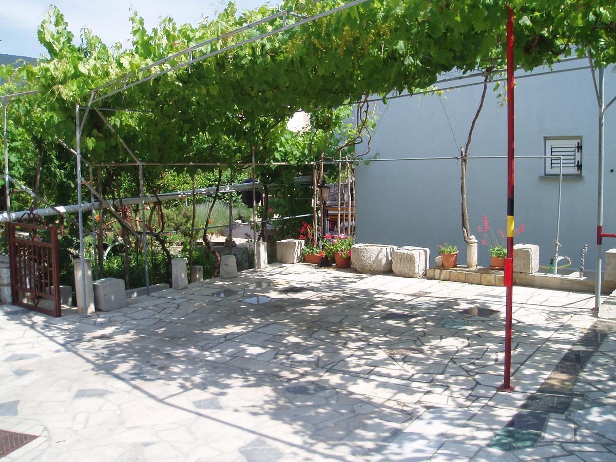 Apartment Orbanic Cres Bagian luar foto