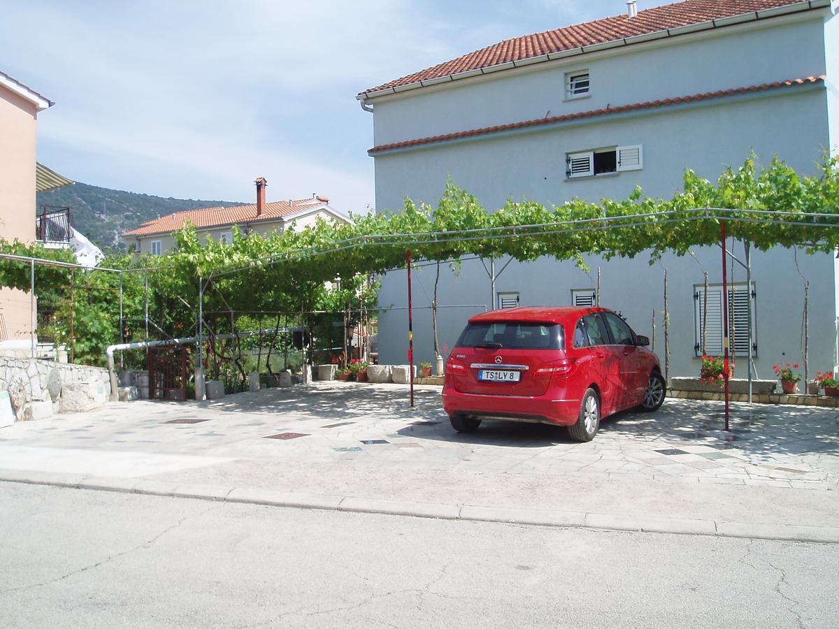 Apartment Orbanic Cres Bagian luar foto