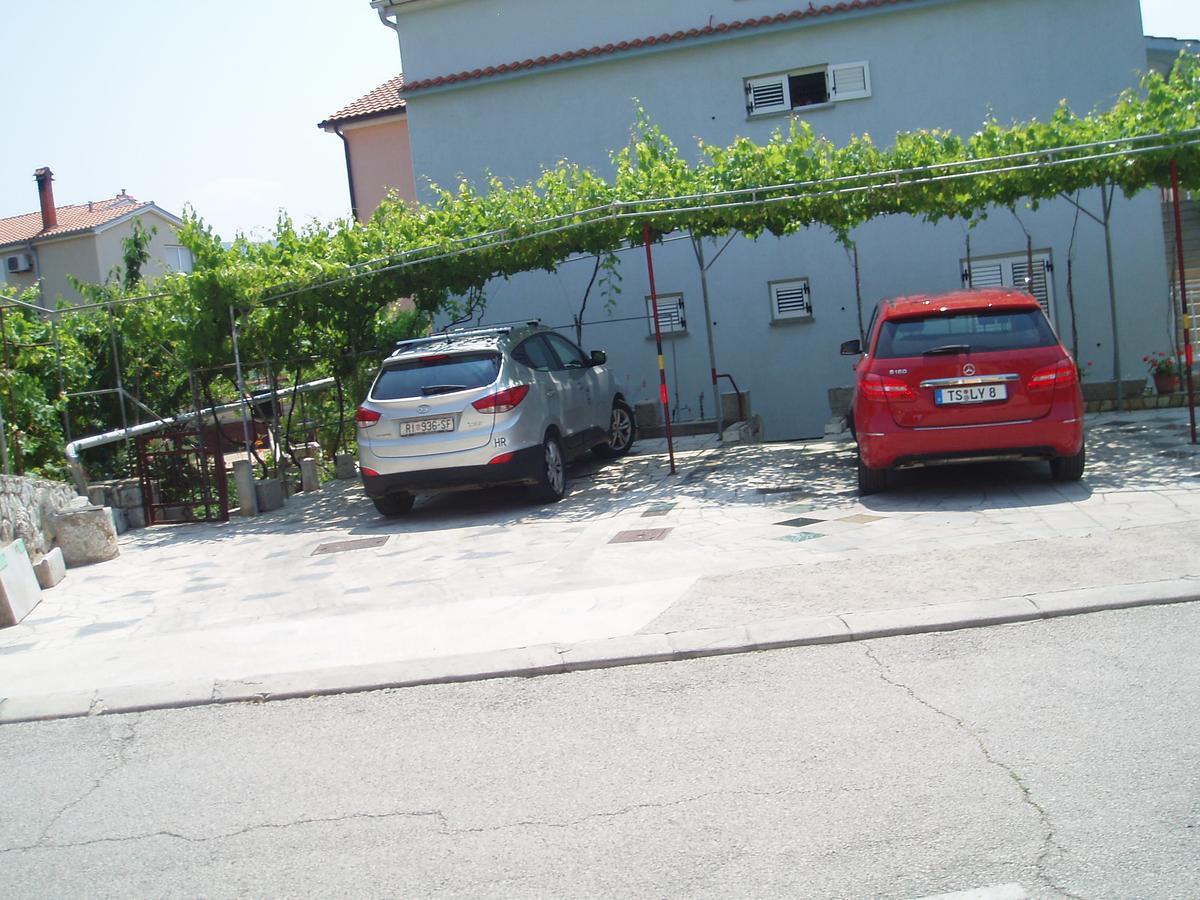 Apartment Orbanic Cres Bagian luar foto